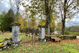 Pilt: Piirsalu vana kalmistu.jpg